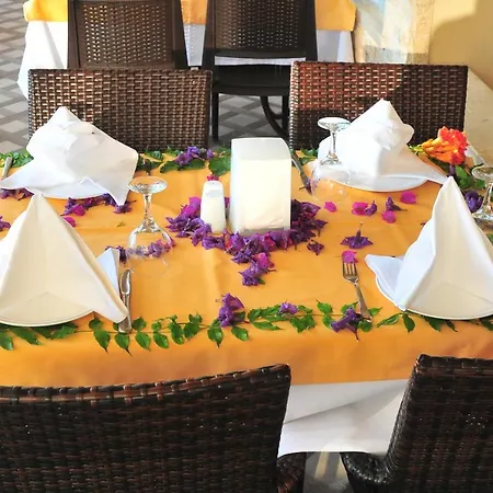 Asrin Hotell 4*